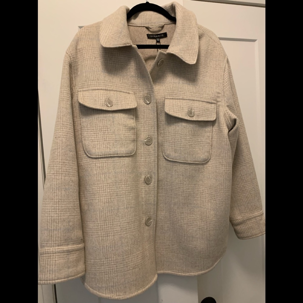 Brand new, cream plaid shacket. Beautiful but a bit too big.
